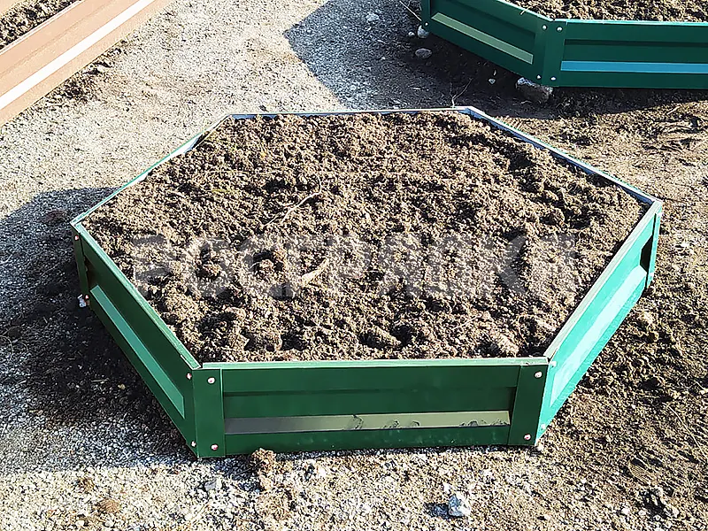 Клумба шестигранная зеленая